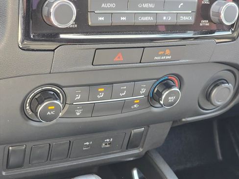 Used 2022 Nissan Frontier SV AWD/4WD image 18
