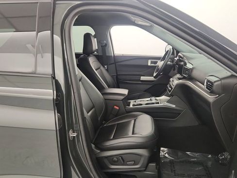 Used 2023 Ford Explorer XLT w/ Equipment Group 202A image 34