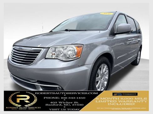 Used 2016 Chrysler Town & Country Touring FWD image 1