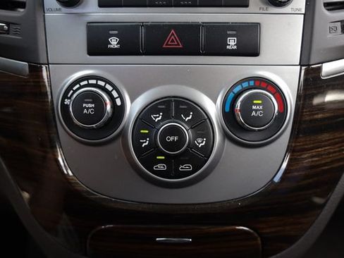 Used 2010 Hyundai Santa Fe SE FWD image 32