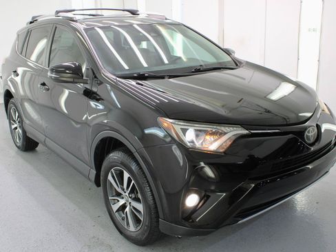 Used 2017 Toyota RAV4 XLE FWD image 11