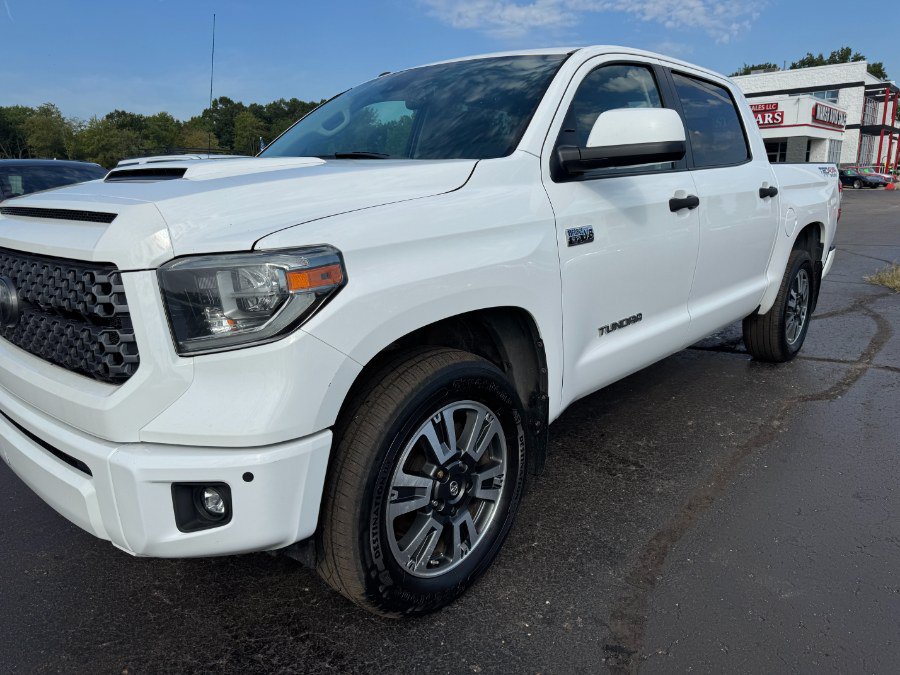 Used 2018 Toyota Tundra SR5 AWD/4WD image 9