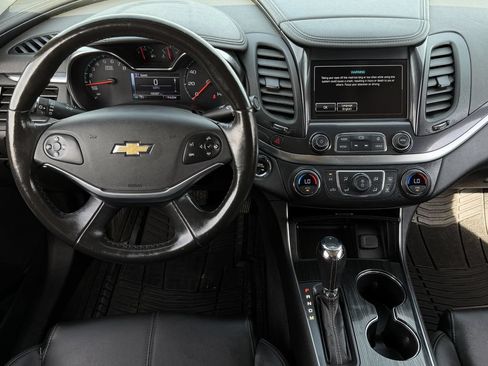 Used 2018 Chevrolet Impala LT FWD image 12