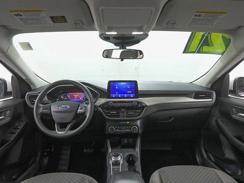 Used 2021 Ford Escape SE image 6