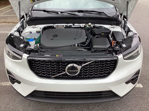 Used 2026 Volvo XC40 B5 Plus w/ Protection Package Premier AWD/4WD image 36