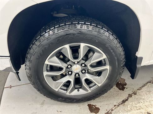 Used 2024 Chevrolet Silverado 1500 LT image 26