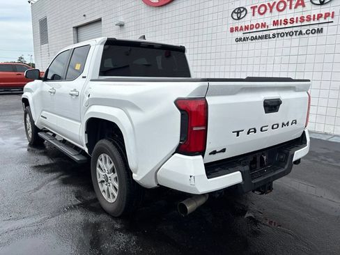 Used 2025 Toyota Tacoma SR5 AWD/4WD image 6