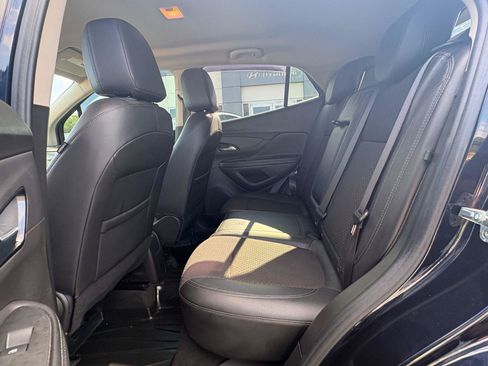 Used 2022 Buick Encore Preferred AWD/4WD image 17
