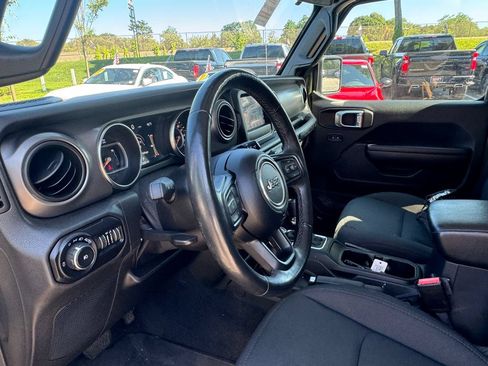 Used 2021 Jeep Wrangler Unlimited Sport AWD/4WD image 25