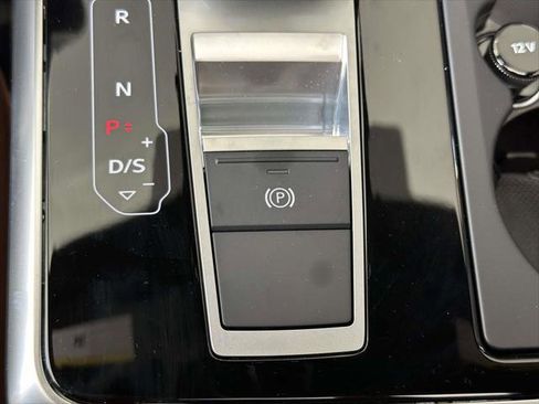 Used 2026 Audi Q8 Premium w/ Convenience Plus Package AWD/4WD image 27