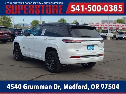 New 2026 Jeep Grand Cherokee Summit w/ Obsidian Package AWD/4WD image 12