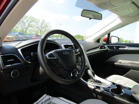 Used 2014 Ford Fusion S FWD image 12
