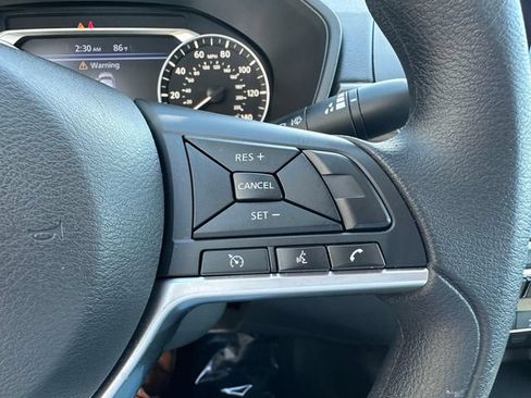 Used 2025 Nissan Altima 2.5 SV FWD image 14