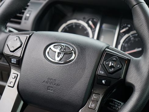 Used 2020 Toyota 4Runner TRD Off-Road image 19