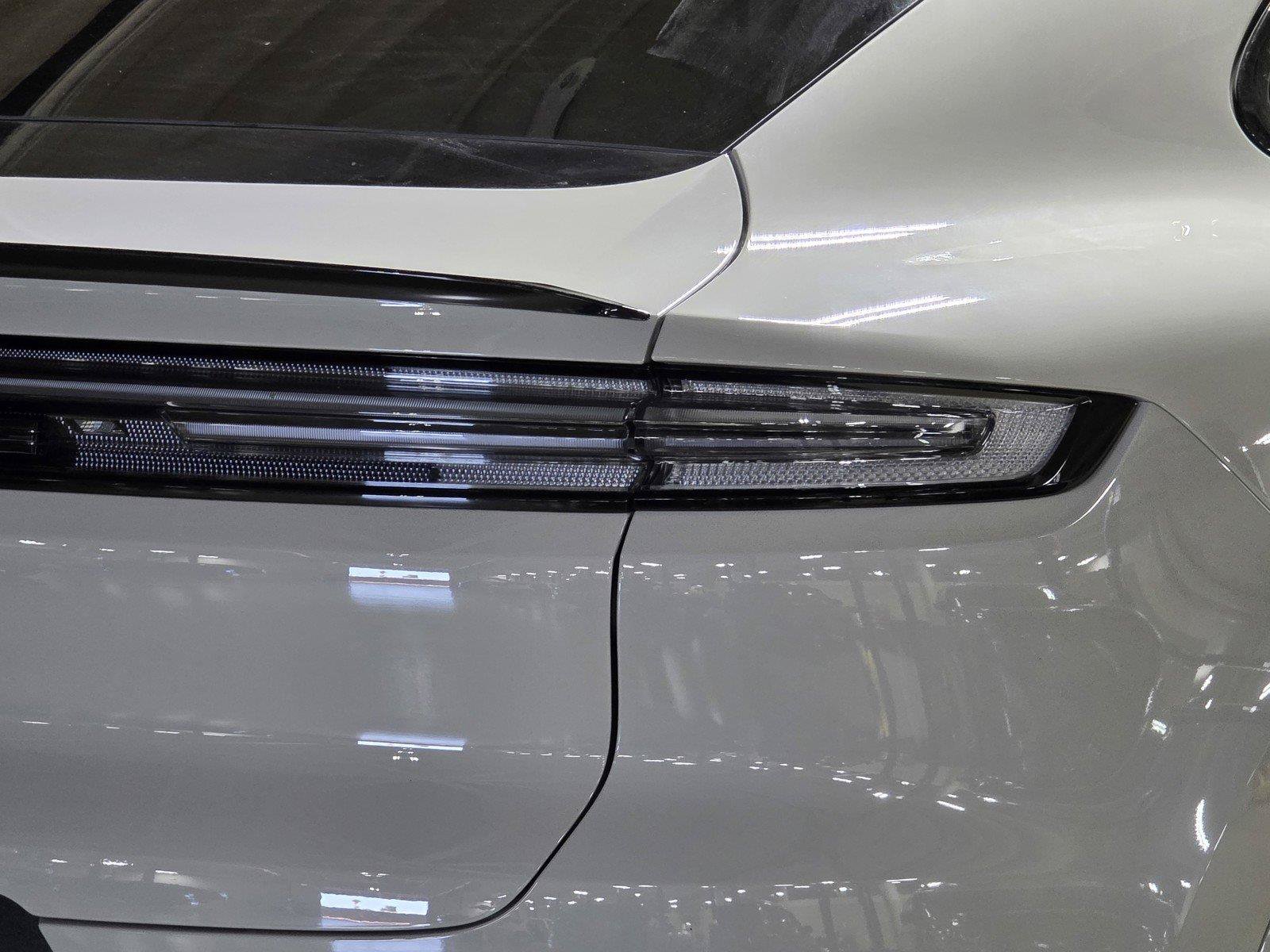 Used 2024 Porsche Cayenne Coupe AWD/4WD image 12