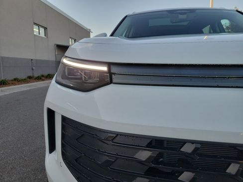 New 2026 Volkswagen Tiguan SE AWD/4WD image 24