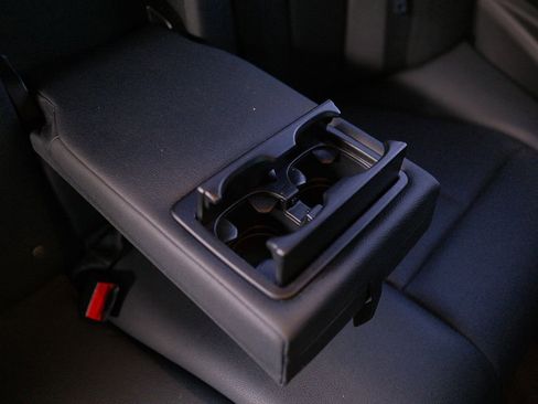 Used 2015 BMW 320i Sedan RWD image 32