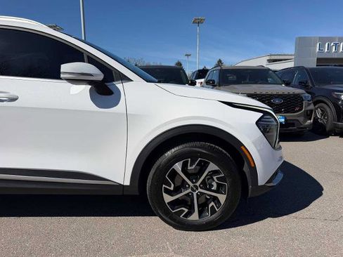 Used 2024 Kia Sportage EX AWD/4WD image 5