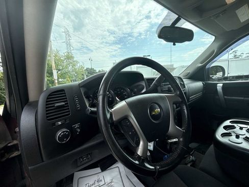 Used 2013 Chevrolet Silverado 2500 LT w/ Interior Plus Package AWD/4WD image 10