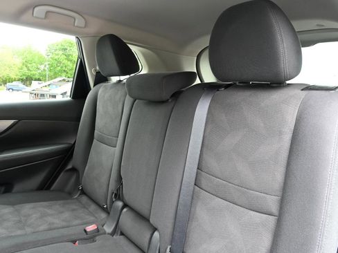 Used 2016 Nissan Rogue SV AWD/4WD image 16
