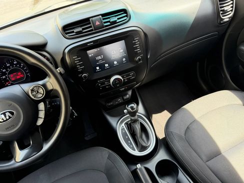 Used 2018 Kia Soul + FWD image 20