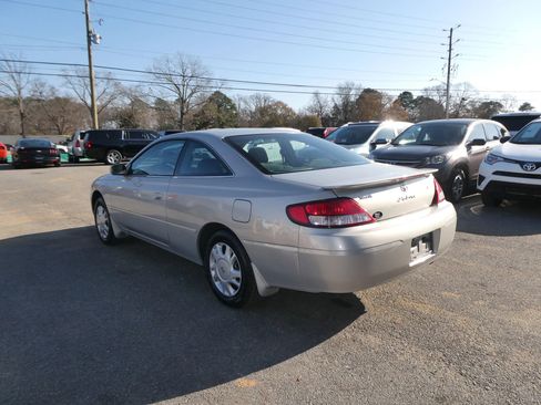 Used 2000 Toyota Solara SE image 9
