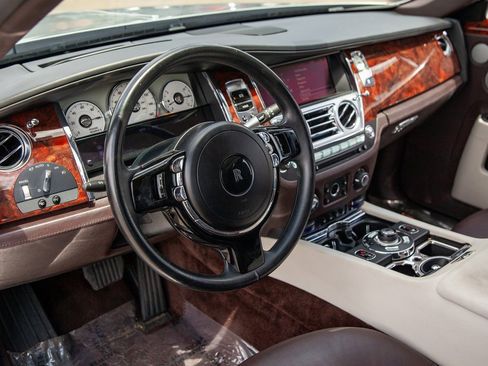 Used 2013 Rolls-Royce Ghost image 17