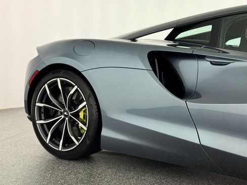 Used 2023 McLaren Artura image 38