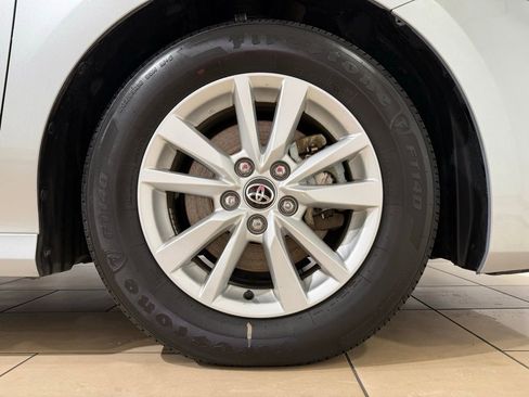 Certified 2025 Toyota Camry SE image 9