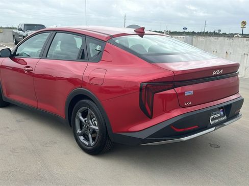 Used 2025 Kia K4 LXS image 10