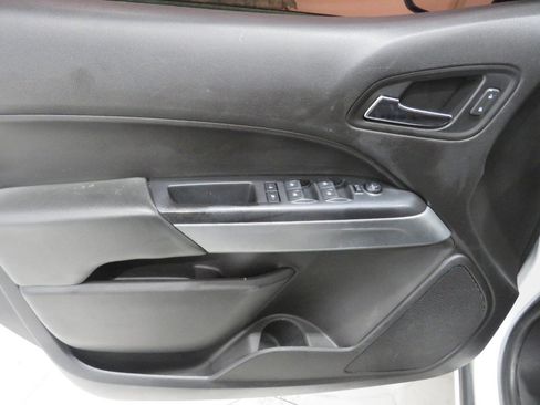 Used 2019 Chevrolet Colorado LT image 18