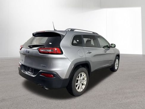 Used 2016 Jeep Cherokee Latitude w/ Cold Weather Group AWD/4WD image 35