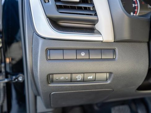 Certified 2025 Nissan Rogue SV image 22