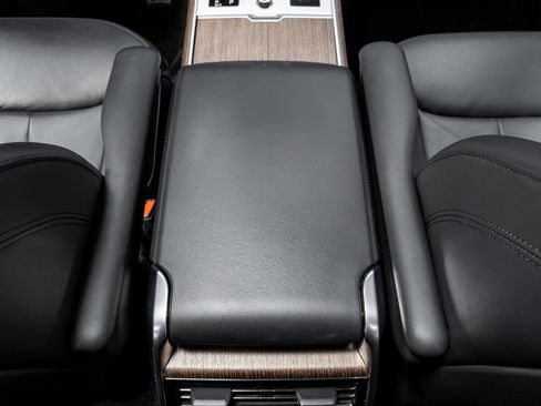 Used 2023 Land Rover Range Rover Long Wheelbase SE AWD/4WD image 29