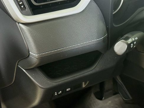 Certified 2021 Toyota RAV4 LE AWD/4WD image 10