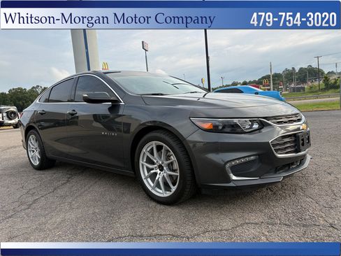 Used 2017 Chevrolet Malibu LT FWD image 3