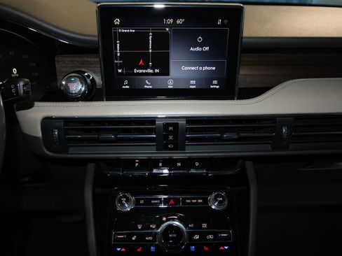 Used 2022 Lincoln Corsair Reserve w/ Luxury Package image 18