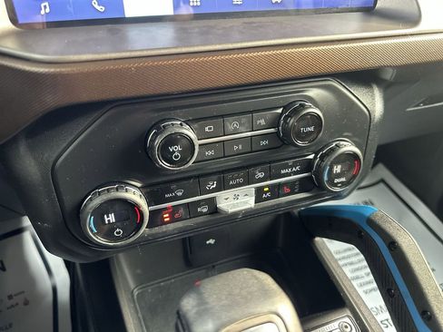 Used 2023 Ford Bronco Outer Banks AWD/4WD image 19