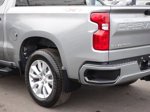 Used 2023 Chevrolet Silverado 1500 Custom image 9