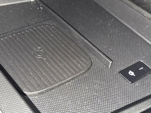 Used 2025 Hyundai Elantra Sport image 4