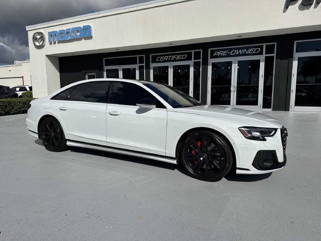 Used 2025 Audi S8 w/ Executive Package AWD/4WD image 6