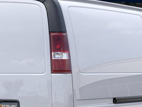 New 2026 Chevrolet Express 2500 Extended w/ Communications Package RWD image 11