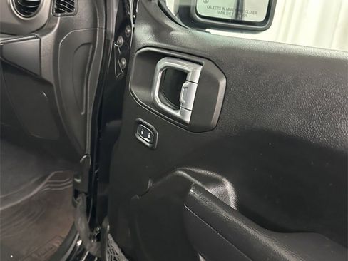 Used 2022 Jeep Wrangler Unlimited Willys image 40