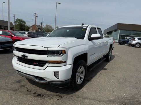 Used 2018 Chevrolet Silverado 1500 LT w/ All Star Edition AWD/4WD image 3