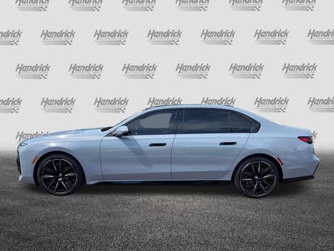 Used 2023 BMW 740i RWD image 7