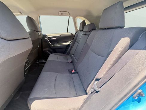 Used 2021 Toyota RAV4 XLE AWD/4WD image 11