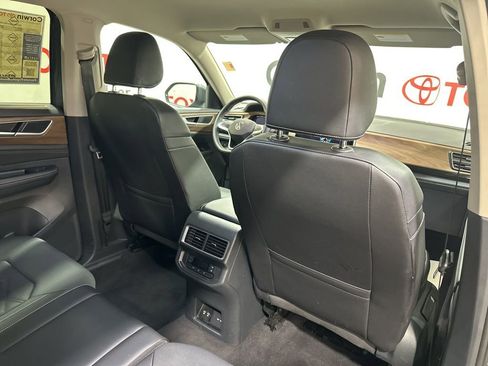Used 2025 Volkswagen Atlas SE AWD/4WD image 14
