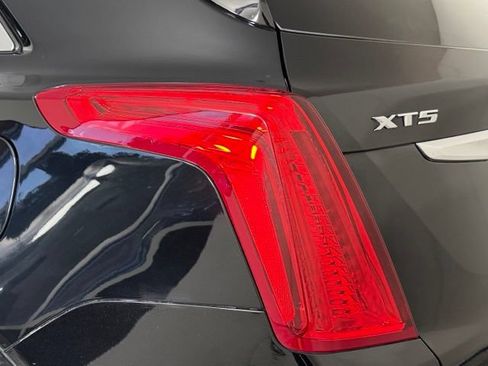Used 2019 Cadillac XT5 Luxury FWD image 17