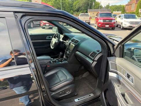 Used 2017 Ford Explorer Sport w/ Equipment Group 401A AWD/4WD image 31