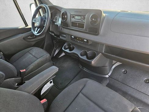 Used 2023 Mercedes-Benz Sprinter 2500 image 26